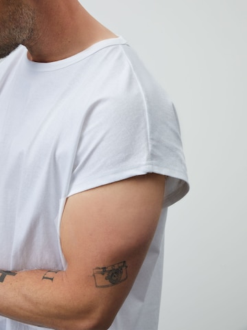 DAN FOX APPAREL Bluser & t-shirts 'Theo' i hvid