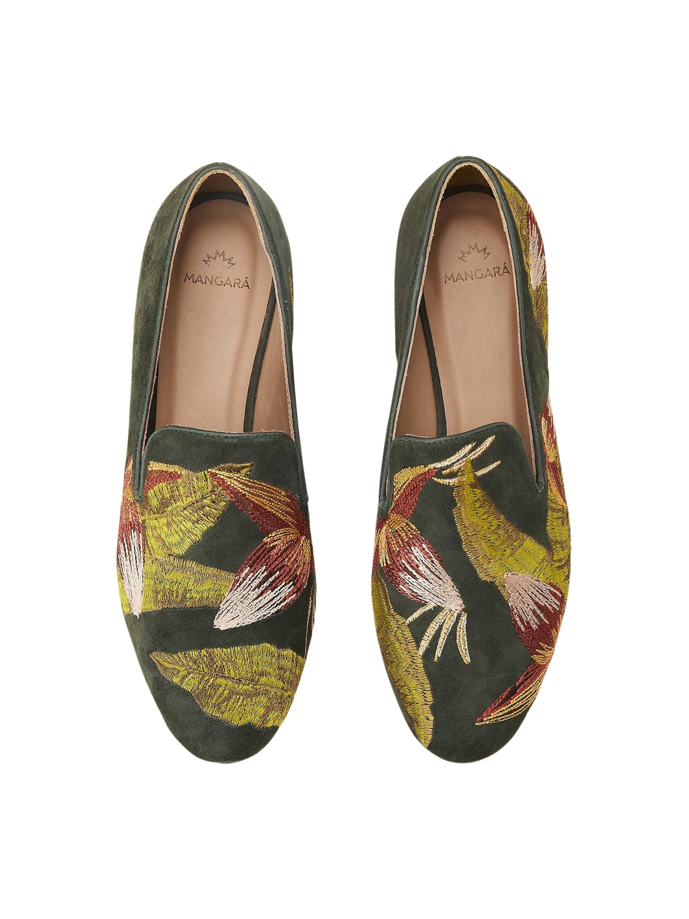 Mangara Atelier - Mocasines 'Canela Damen Loafer Wildleder Grün Handbestickт Flach' en verde