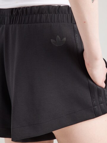 ADIDAS ORIGINALS Ohlapna forma Hlače | črna barva
