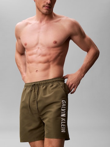 Calvin Klein Swimwear Regular Zwemshorts in Groen
