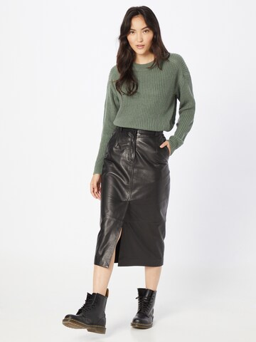 VERO MODA Svetr 'LEALUX' – zelená