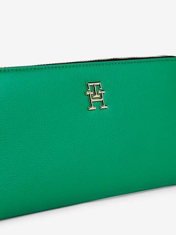 TOMMY HILFIGER Portemonnee 'Essential' in Groen