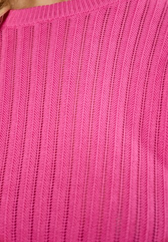 IZIA Pullover in Pink