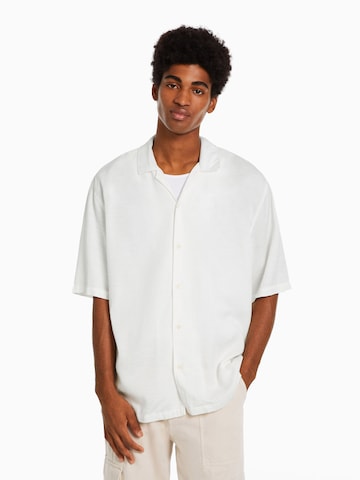 Bershka Comfort fit Button Up Shirt in White: front