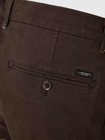 regular Pantaloni chino di Funky Buddha in marrone