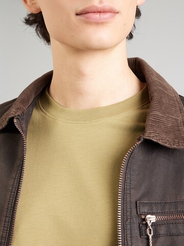 MUSTANG Μπλουζάκι 'Austin' σε κίτρινο