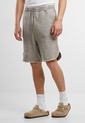 regular Pantaloni di Urban Classics in grigio