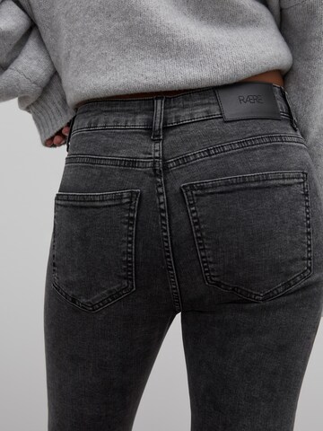 Slimfit Jeans di RÆRE by Lorena Rae in grigio