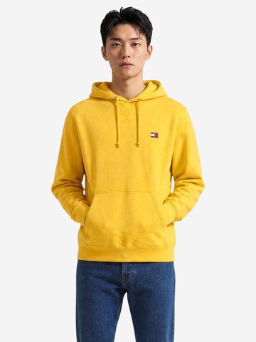 Sweat-shirt 'DM0DM23606' Tommy Jeans en jaune