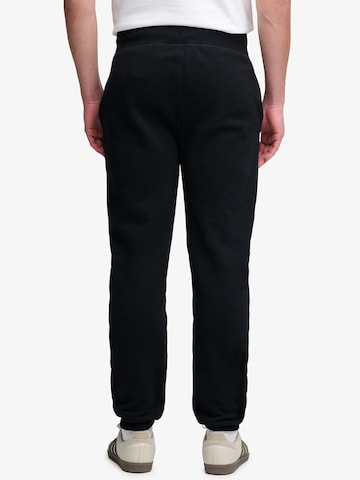 Tapered Pantaloni 'ESSENTIAL' de la Superdry & Co pe negru