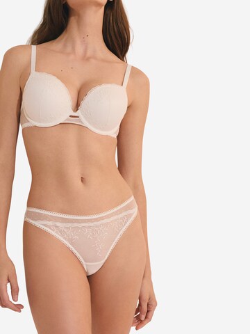 String 'Amazone' ETAM en beige