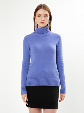 Influencer Pullover in Lila: Vorderseite