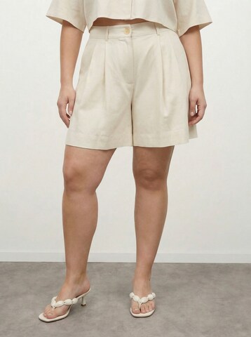 CITA MAASS Wide leg Pleat-Front Pants in Beige: front