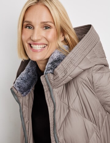 GERRY WEBER Wintermantel in Bruin