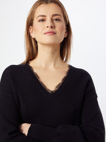 YAS Kleid 'Bridie' in Schwarz