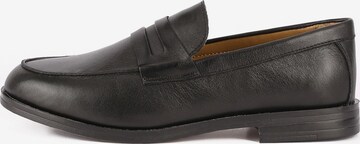 INUOVO Classic Flats in Black