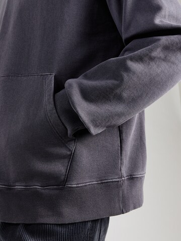 Sweat-shirt TOPMAN en noir