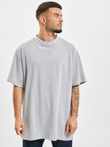 T-Shirt DEF en gris : devant