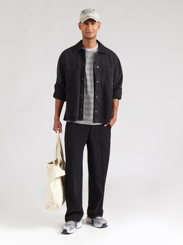 LEVI'S ® T-Shirt 'Red Tab' in Grau