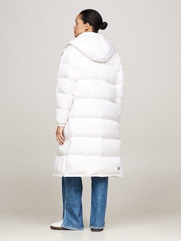 Tommy Jeans Zimski plašč 'Alaska' | bela barva
