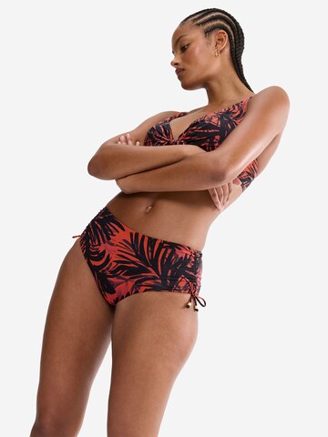 TRIUMPH Bikinibroek ' Red Label Summer Palm ' in Bruin: voorkant