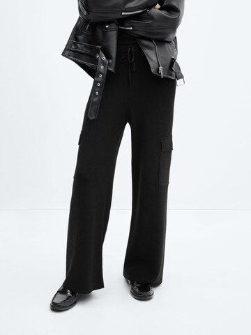 Wide Leg Pantalon cargo 'GLOVE' MANGO en noir : devant