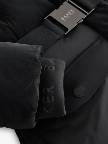 Baker by Ted Baker Пальто в Черный