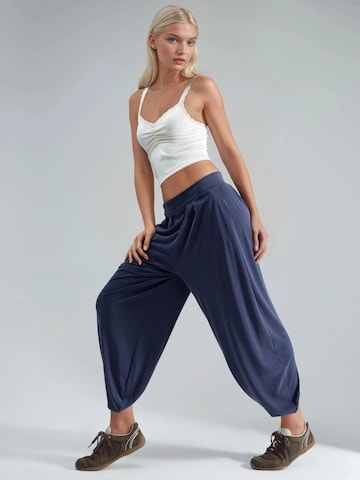 Tapered Pantaloni di Busem in blu