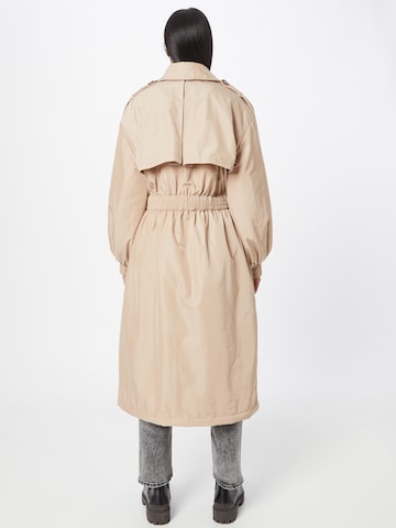 Manteau mi-saison minimum en beige