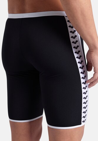 Pantaloni de baie 'ICONS' de la ARENA pe negru