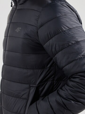 4F Outdoorjacke in Schwarz