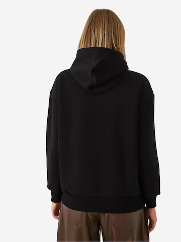 Felpa di Bianco Lucci in nero