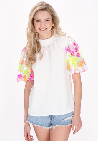 IZIA - Blusa en blanco: frente