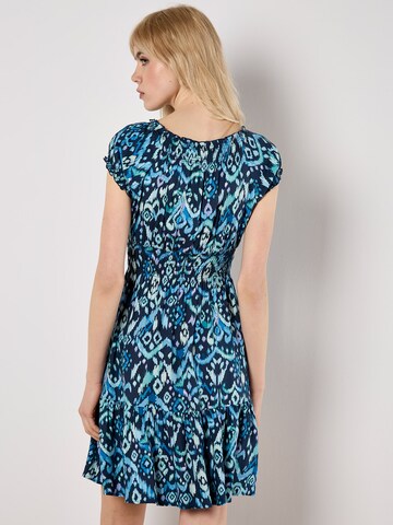 Robe ' ' Apricot en bleu