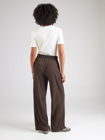 Wide Leg Pantalon 'ONLALTA' ONLY en marron : derrière