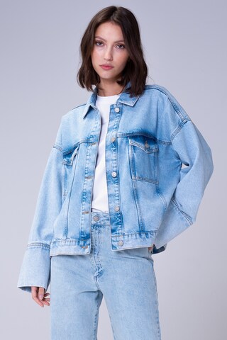 Aligne Between-season jacket 'Georgie' in Blue: front