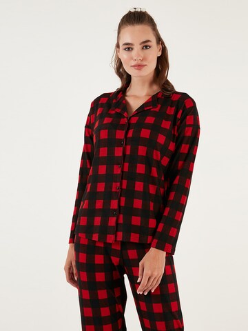 LELA Pyjama in Rood: voorkant