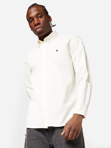 balta Carhartt WIP Standartinis modelis Dalykinio stiliaus marškiniai 'Madison': priekis