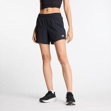 Regular Pantalon de sport 'RC 5' new balance en noir : devant