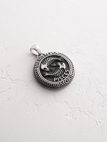REYTEL Pendant 'PISCES. MEMENTO MORI' in Silver: front
