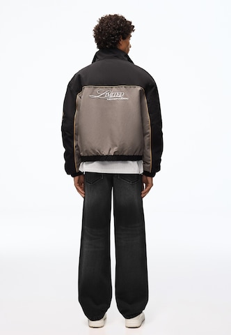 Bershka Loosefit Jeans in Zwart