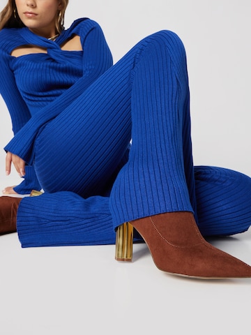 Katy Perry exclusive for ABOUT YOU Flared Hose 'Romina' in Blau