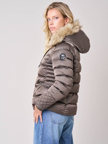 Manteau d’hiver Deeluxe en gris