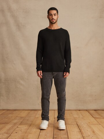 DAN FOX APPAREL Sweater 'Elia' in Black