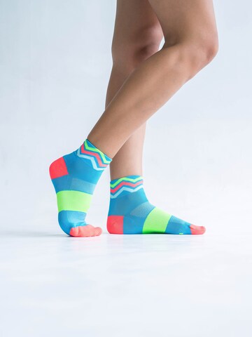INCYLENCE Athletic Socks 'WAVES SHORT' in Blue