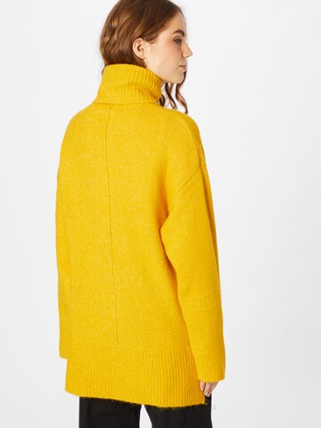 Pull-over 'Tove' Gina Tricot en jaune