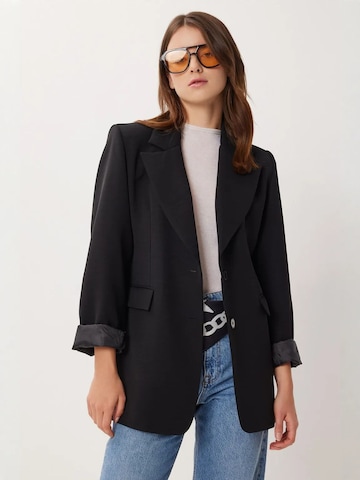 Happiness İstanbul Winter Jacket 'Jacken' in Black: front