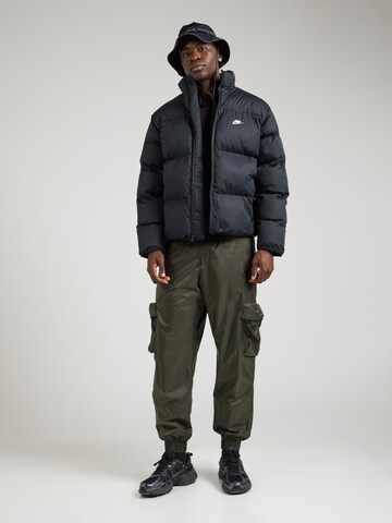 Veste d’hiver 'Club' Nike Sportswear en noir