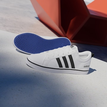 Sneaker low 'VS Pace 2.0' de la ADIDAS SPORTSWEAR pe alb