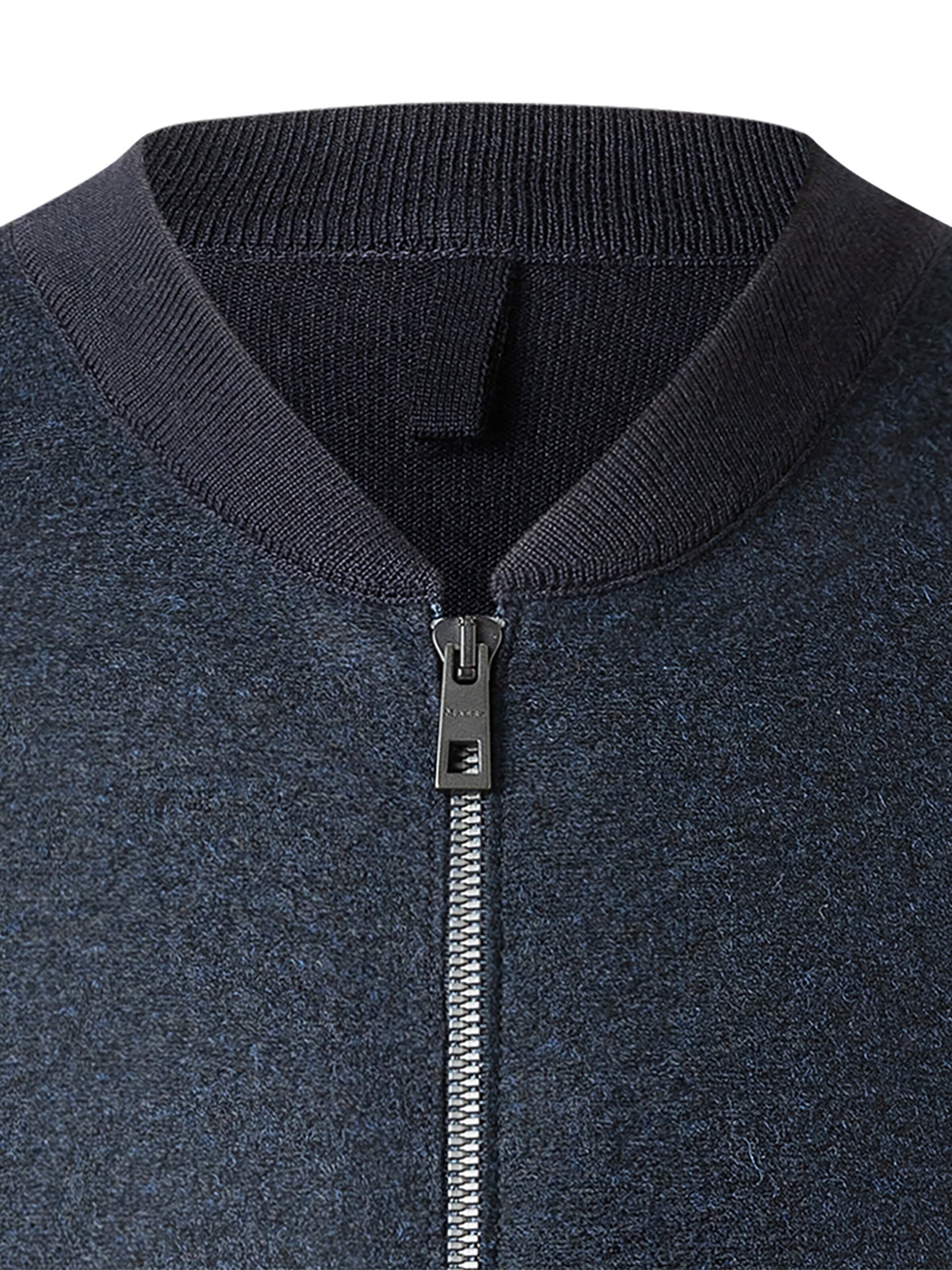 MAERZ Muenchen Vest in Blue